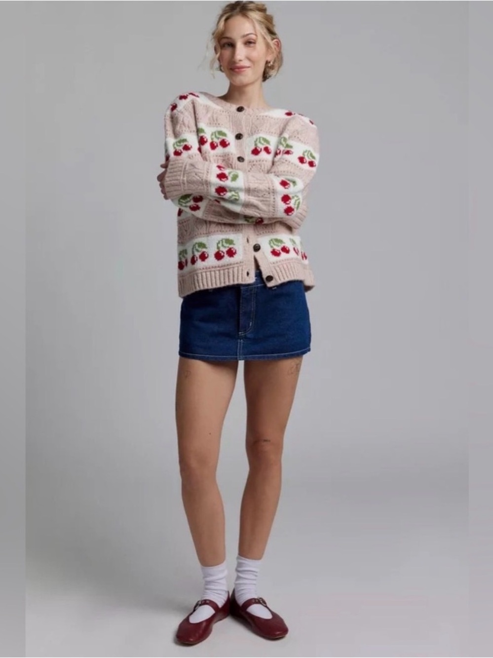 Urban outfitters kimchi blue Women’s Pink Cherry Pattern Cardigan Sweater size m - Picture 7 of 9
